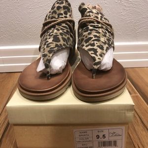 Very G Sparta Leopard Sandals. Brand new 9.5